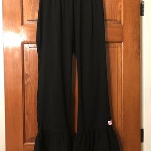 RUFFLE GIRL CLASSIC RUFFLE PANT SIZE XL IN EUC